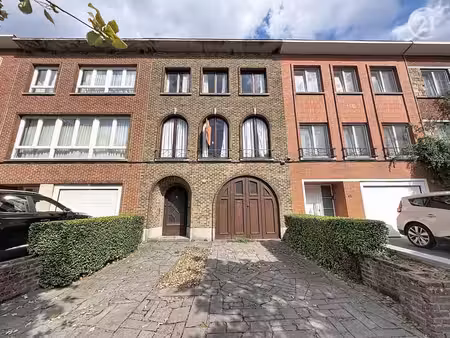 maison à rénover 3 chambres avec garage et grand jardin