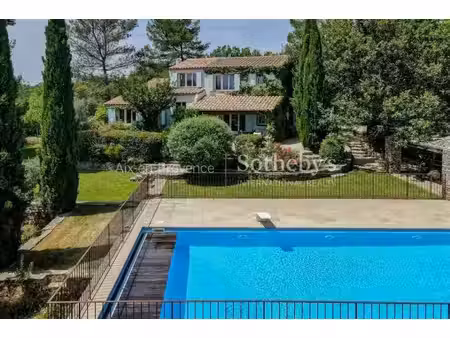 maison de luxe à vendre dans le quartier centre ville
