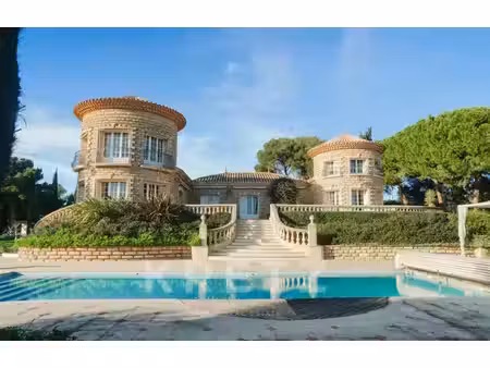 maison de luxe à vendre dans le quartier les pierres blanches