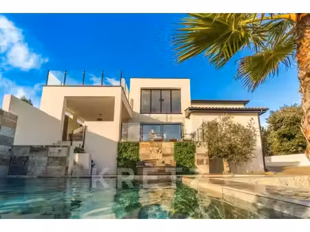 maison de luxe à vendre dans le quartier est