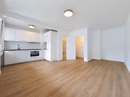 superbe studio entièrement rénové à louer