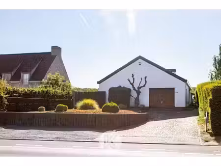 robuuste bungalow op een interessante locatie