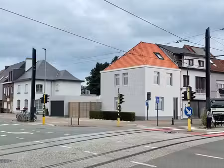 maison entièrement rénovée avec grande terrasse à zwijnaarde
