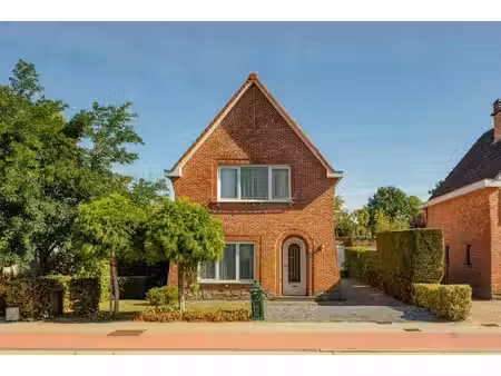 maison avec jardin  allée et garage