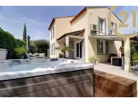 maison de luxe à vendre à saint-raphaël