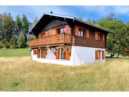 chalet familial 5 pièces – 4 chambres – terrain 801 m² – balcon – cheminée