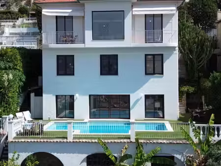 maison de luxe à vendre dans le quartier mont boron