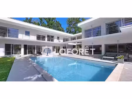 maison avec piscine et jardin feucherolles (78)