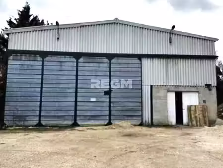 à louer hangar 265 m2 bréviandes