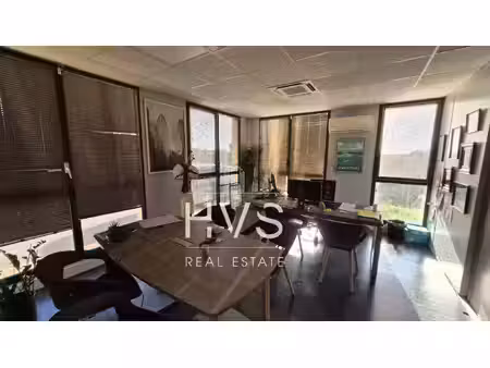 location local professionnel 300m² aix en provence 90ème