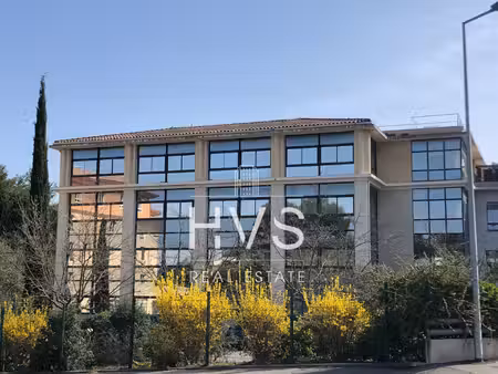 location local professionnel 305m² aix en provence 13290
