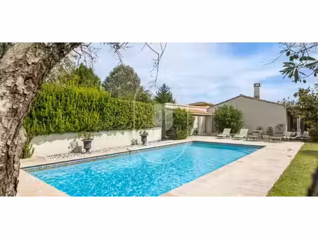 villa avec piscine velleron (84)