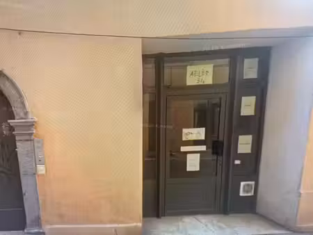 centre ville de toulon - local de 45m² avec vitrine