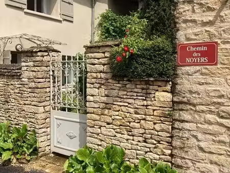bourgogne cote chalonnaise  maison pleine de charme