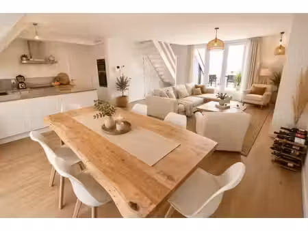 duplex unique et particulièrement spacieux d’environ 130 m²