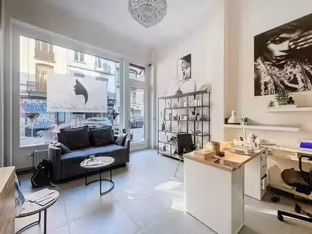 a deux pas de la place brugmann  rez-de-chaussée commercial