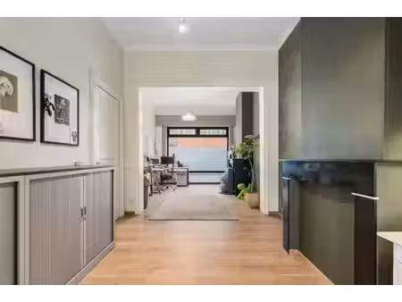 maison de caractère avec jardin et beau potentiel