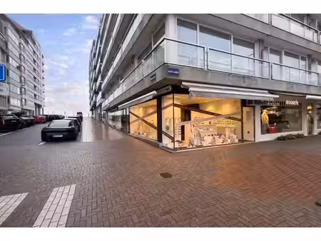 pop-up d'hiver coin - commerce sur la kustlaan à un emplacem