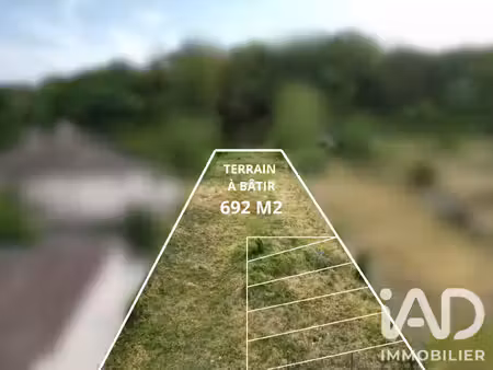 vente terrain à bâtir 692 m²