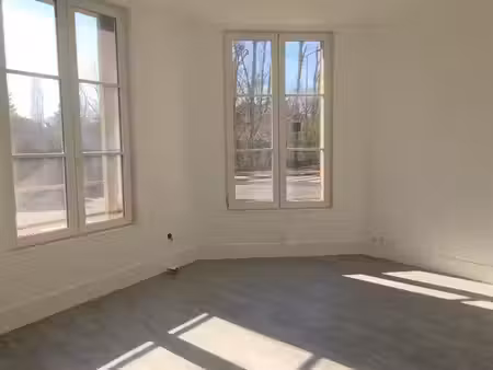 location appartement 1 pièce 22.55 m² à pontoise (95000)  531 €