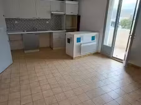 location appartement 2 pièces 49 m² à roquevaire (13360)  800 €