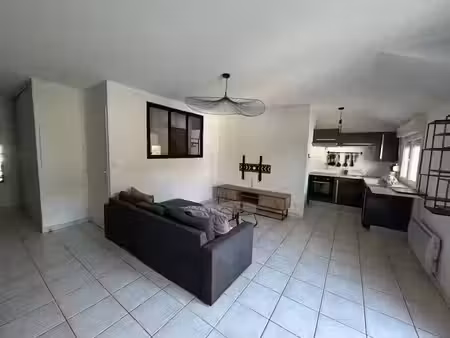 location meublée appartement 2 pièces 48.86 m² à rumilly (74150)  895 €