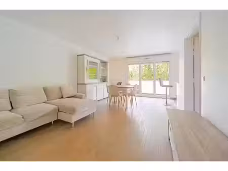location appartement 3 pièces 70.42 m² à montreuil (93100)  1 895 €
