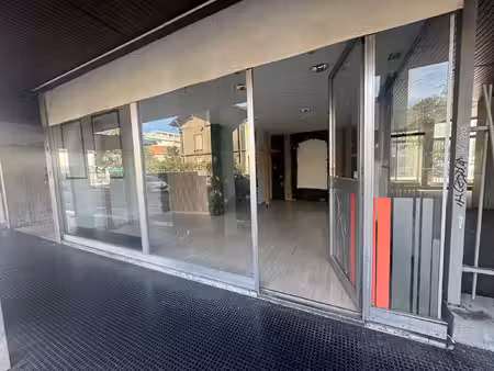 location commerce 37 m² à annemasse (74100)