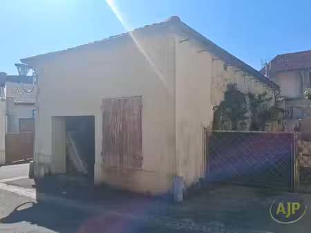 vente garage 78 m² pauillac (33250)
