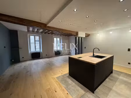 magnifique appartement deux pièces 69 30 m² centre ville à saint-germain-en-laye.