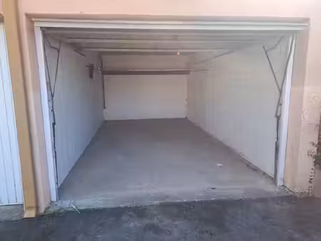 garage proche commodités