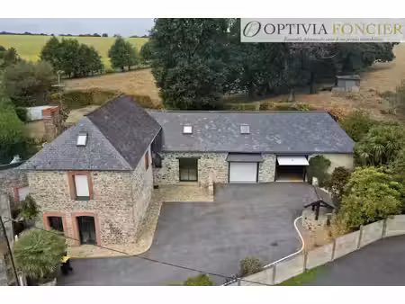 maison de caractère t5 de 165 m2 en hameau de guichen - gara