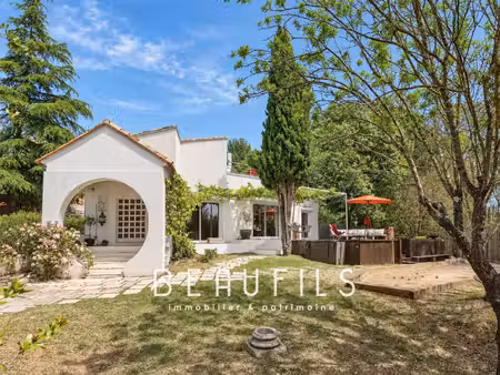 aux portes de montpellier  villa d'architecte de 280m2 avec