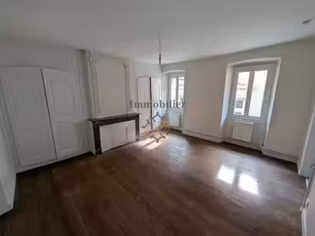 location appartement 3 pièces 55 m² à saint-affrique (12400)  390 €