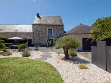 location maison meublé à châteaugiron (35410) : à louer meublé / 211m² châteaugiron