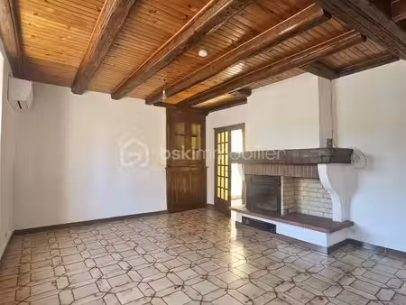 spacieux appartement à louer  dans le charme de l'ancien