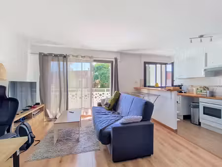 studio avec balcon combs la ville