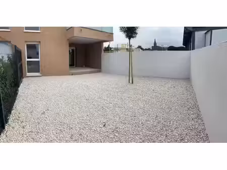 vias centre - appartement t3 rez-de-jardin dans résidence s