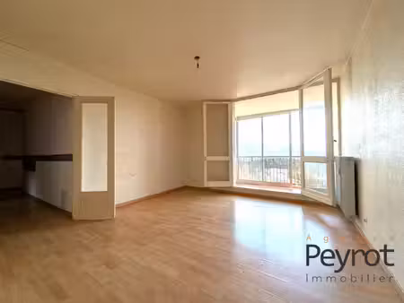 grand appartement 4 pièces à rénover – belle vue et réside