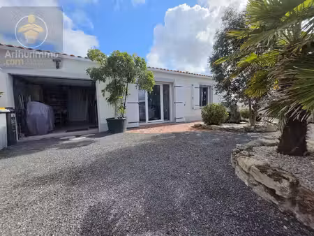 maison entièrement rénovée – 2 chambres  garage et jardin clos