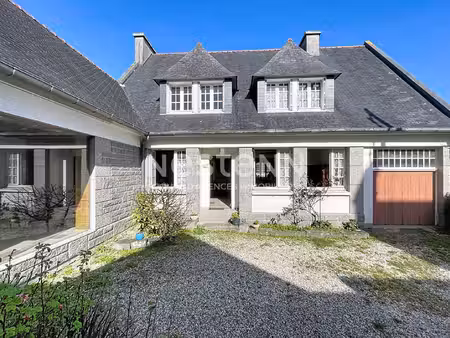 plougastel-daoulas : grande maison familiale en centre-ville