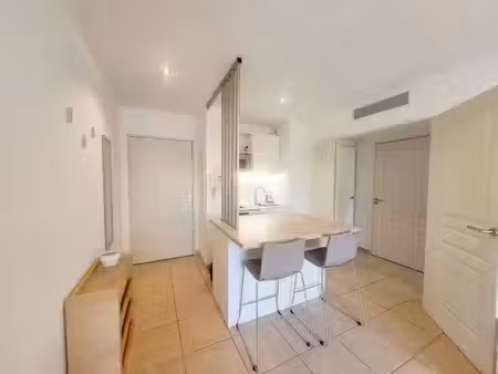 location meublée appartement 2 pièces 34 m² à marseille 8ème (13008)  880 €