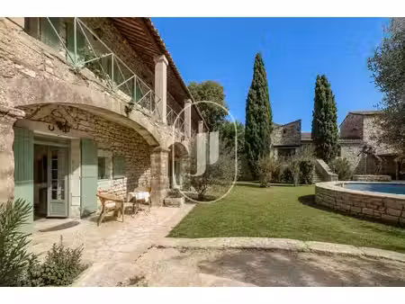 authentique mas en pierre du 18ème siècle à vendre aux portes d’uzès
