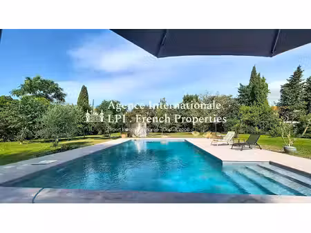 villa traditionnelle - piscine 55 m² - cuisine d'été couverte 46 m² - surface totale 300..