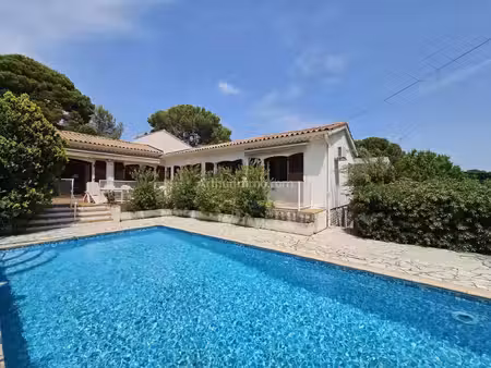 vente villa 5 pièces 140 m2 à saint-raphaël