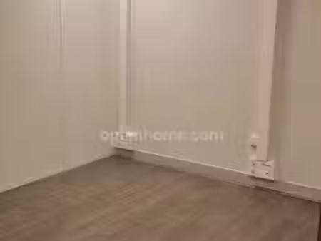 location locaux professionnels 1 pièce 10 m² à cergy (95000)  270 €