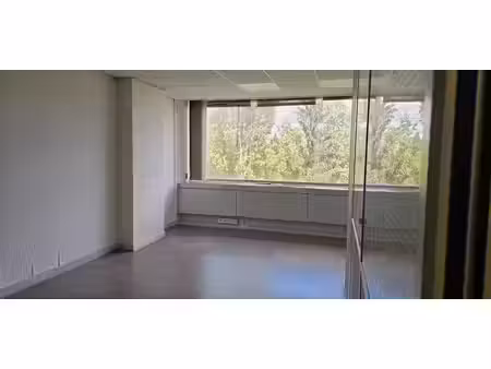 location locaux professionnels 1 pièce 25 m² à cergy (95000)  600 €