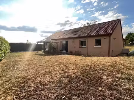 location meublée maison 4 pièces 130 m² à saint-yorre (03270)  1 240 €