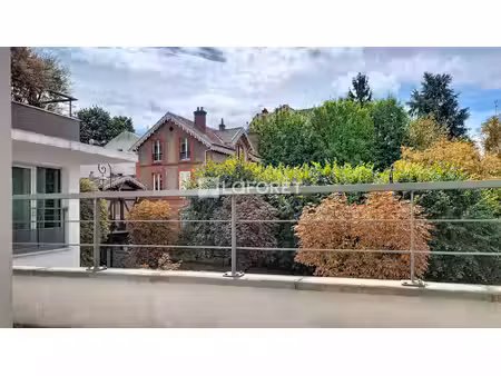 balcon de 7 m²  résidence de standing et parking privatif