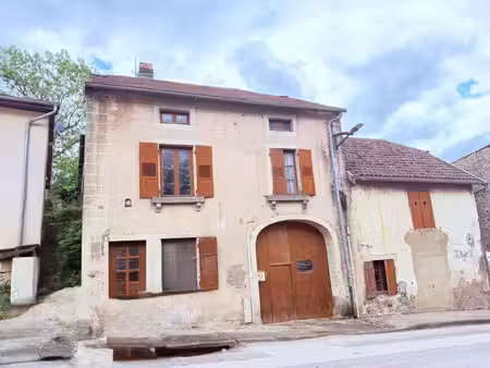 ensemble immobilier de 159 m2 à rénover en totalité